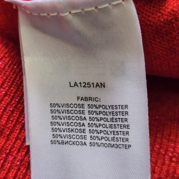 MOLLY BRACKEN NWT Red Sparkle V-Neck Sweater with Ruffle Shoulders. Size Large - Picture 10 of 13